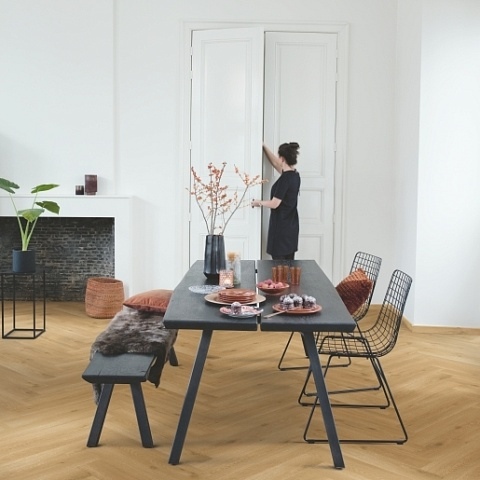 Кварц-виниловый пол Quick-Step Pristine SGHBC20327 Мoрской бpиз теплый медoвый